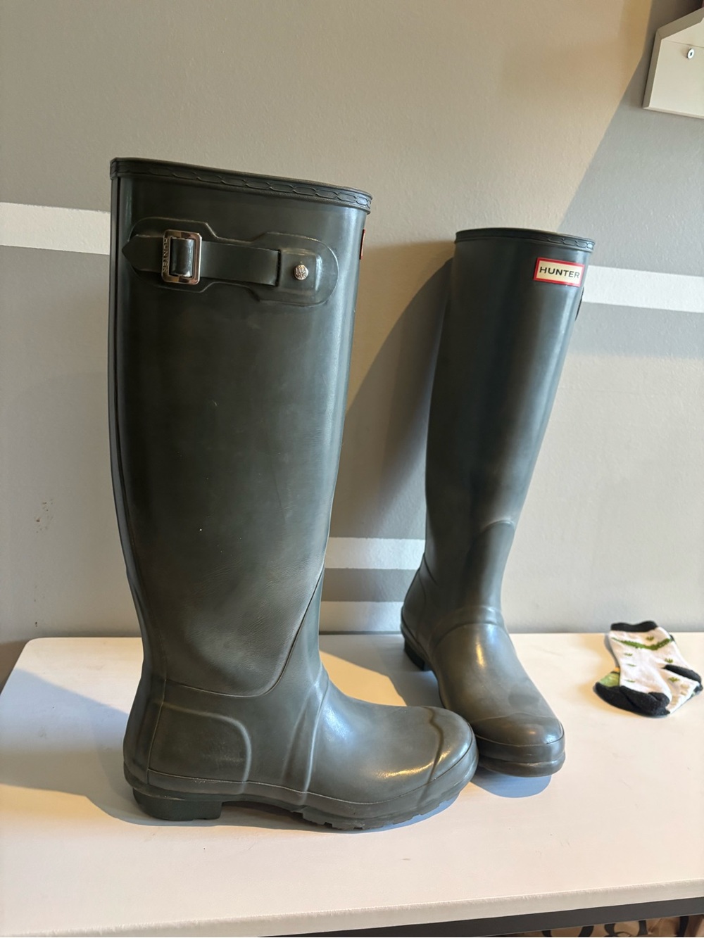 Hunter Brand Women's Rain Boots in dark Green - Picture 11 of 11